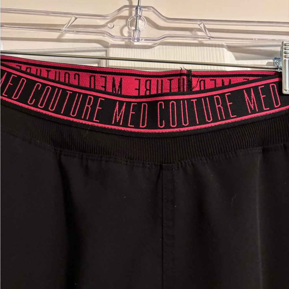 Med Couture scrub bottoms in Black size L